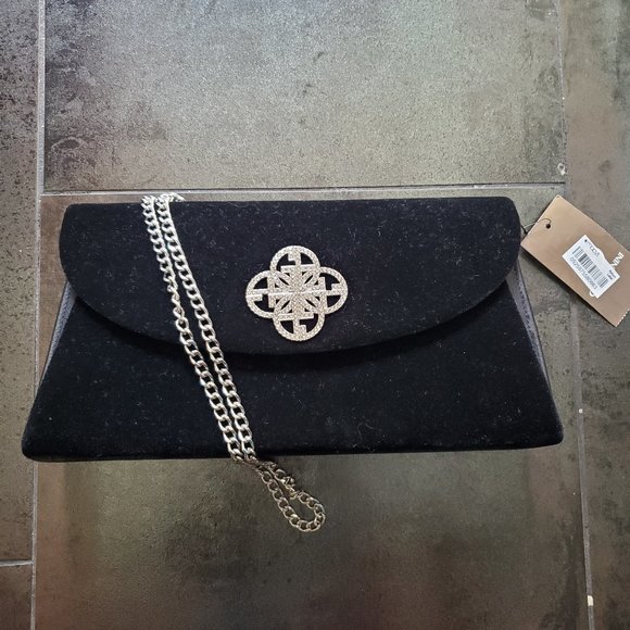 Velvet 'Cross' Purse - Picture 7 of 8